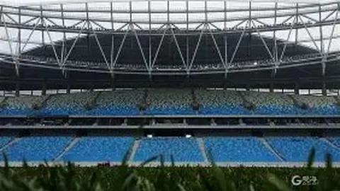 奚梦瑶产检途中遇粉丝，何猷君温柔护腰引热议