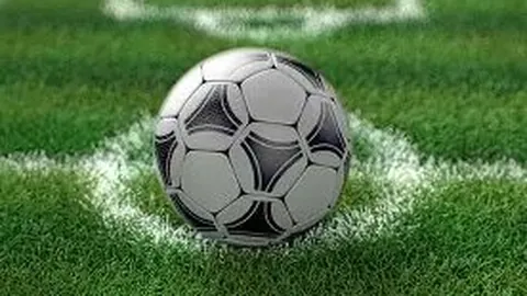 詹姆斯42分钟内狂砍32分12板14助，决战关头力挺浓眉哥